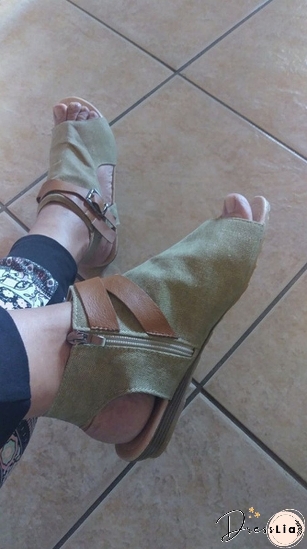 Summer Women Fashion Flat Sandals Girls Retro Roman Buckle Sandals Plus Size