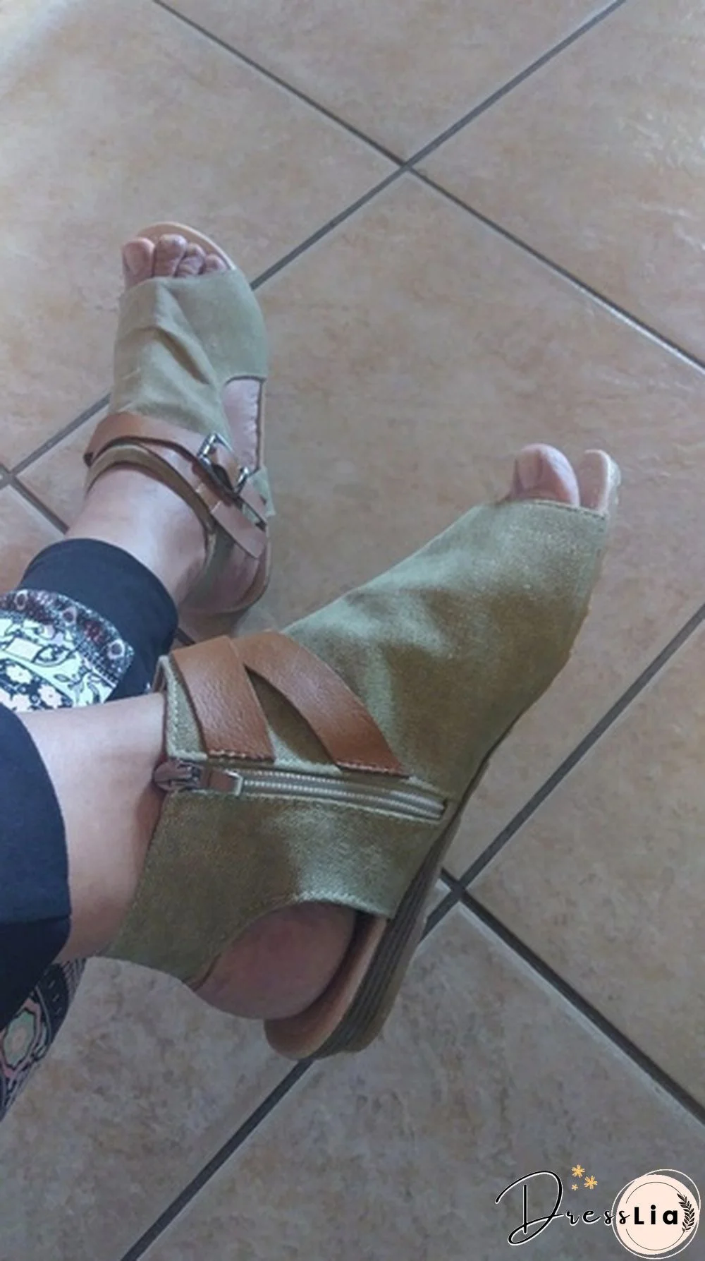 Summer Women Fashion Flat Sandals Girls Retro Roman Buckle Sandals Plus Size