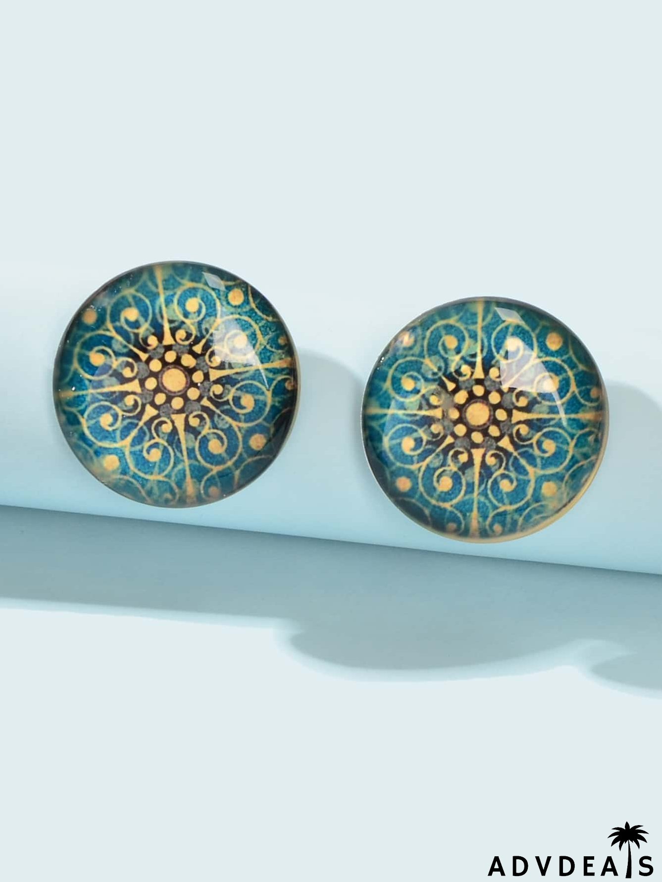 Flower Detail Round Stud Earrings