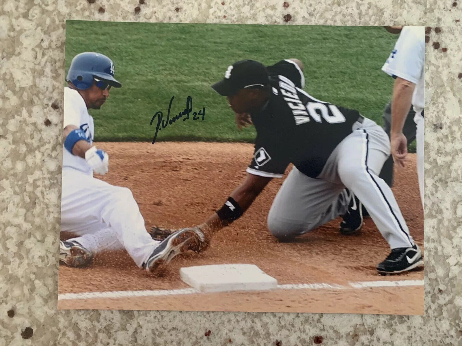 Dayan Viciedo Signed Chicago White Sox 8x10 Photo Poster painting Cuba