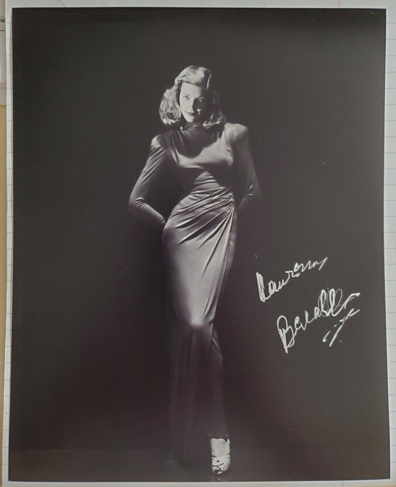 LAUREN BACALL SIGNED AUTOGRAPHED BW 8X10 Photo Poster painting STUNNING!!