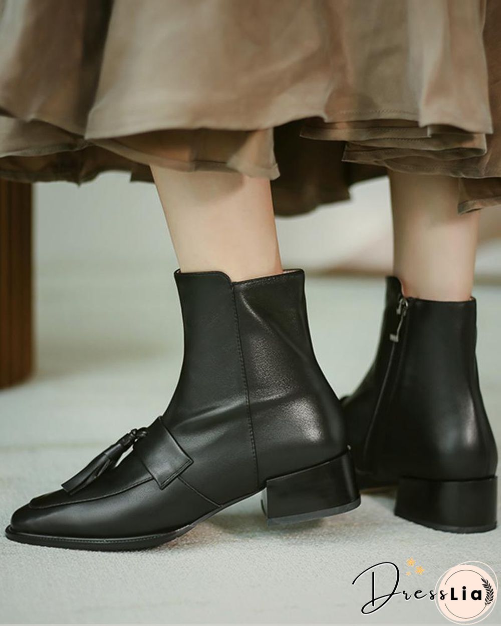 Solid Square-toe Tassel Low Heel Boots