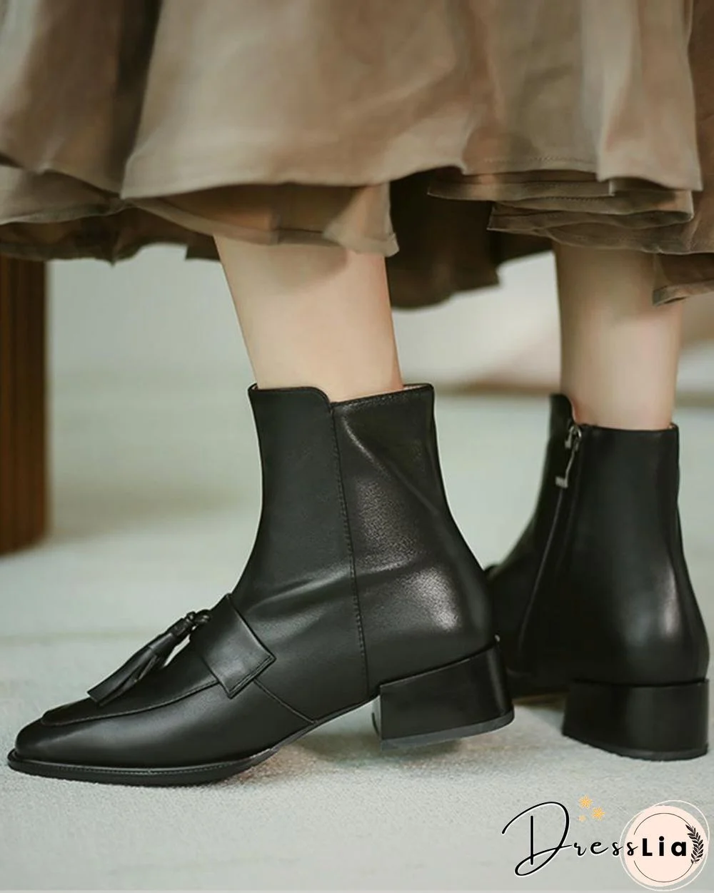 Solid Square-toe Tassel Low Heel Boots