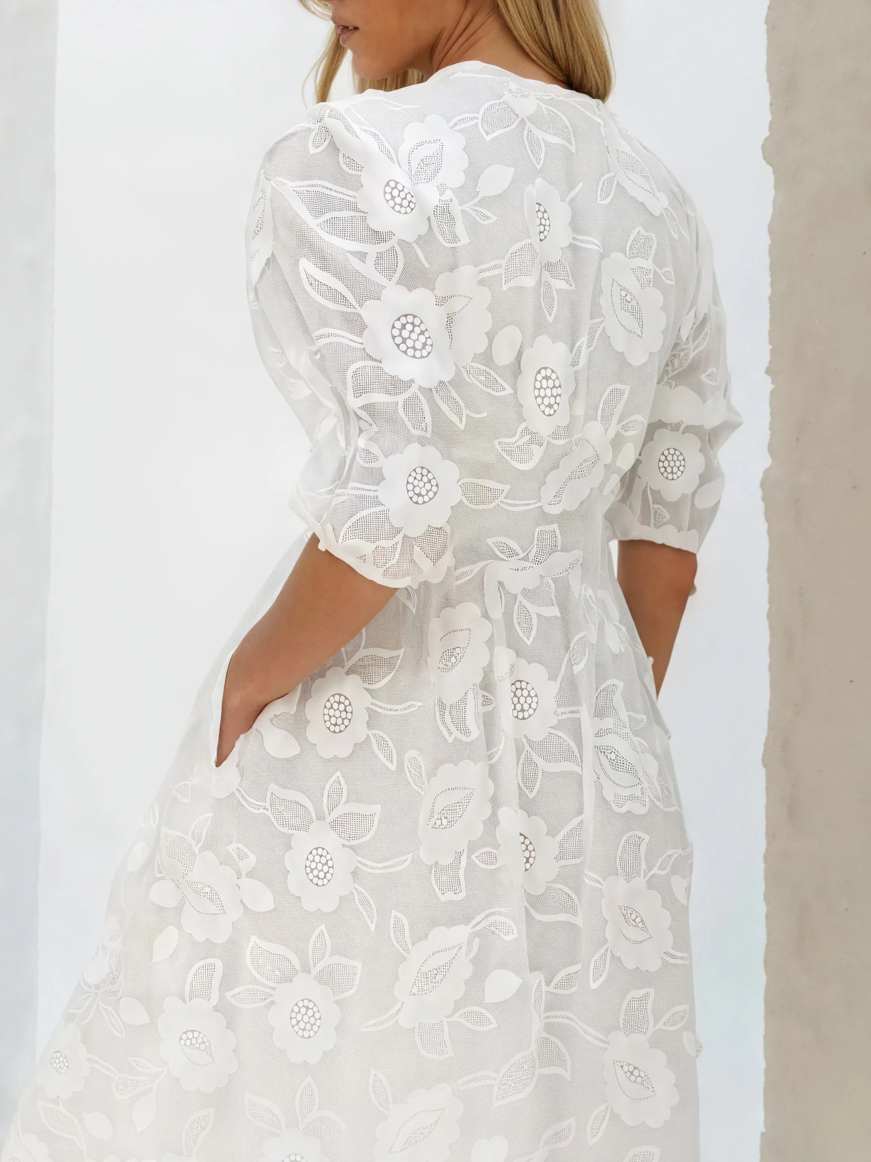 Kleidhaus Damen Midi-Kleid – Weiß, Bestickt, Knopfleiste, Kurze Ärmel-83314-64d2e21b-81be-4cd6-99e7-37bf693b19dd