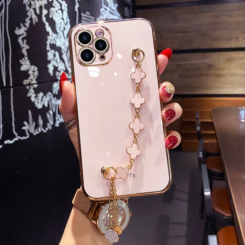 2021 NEW Fashion Lucky Clover Wristband iPhone Case