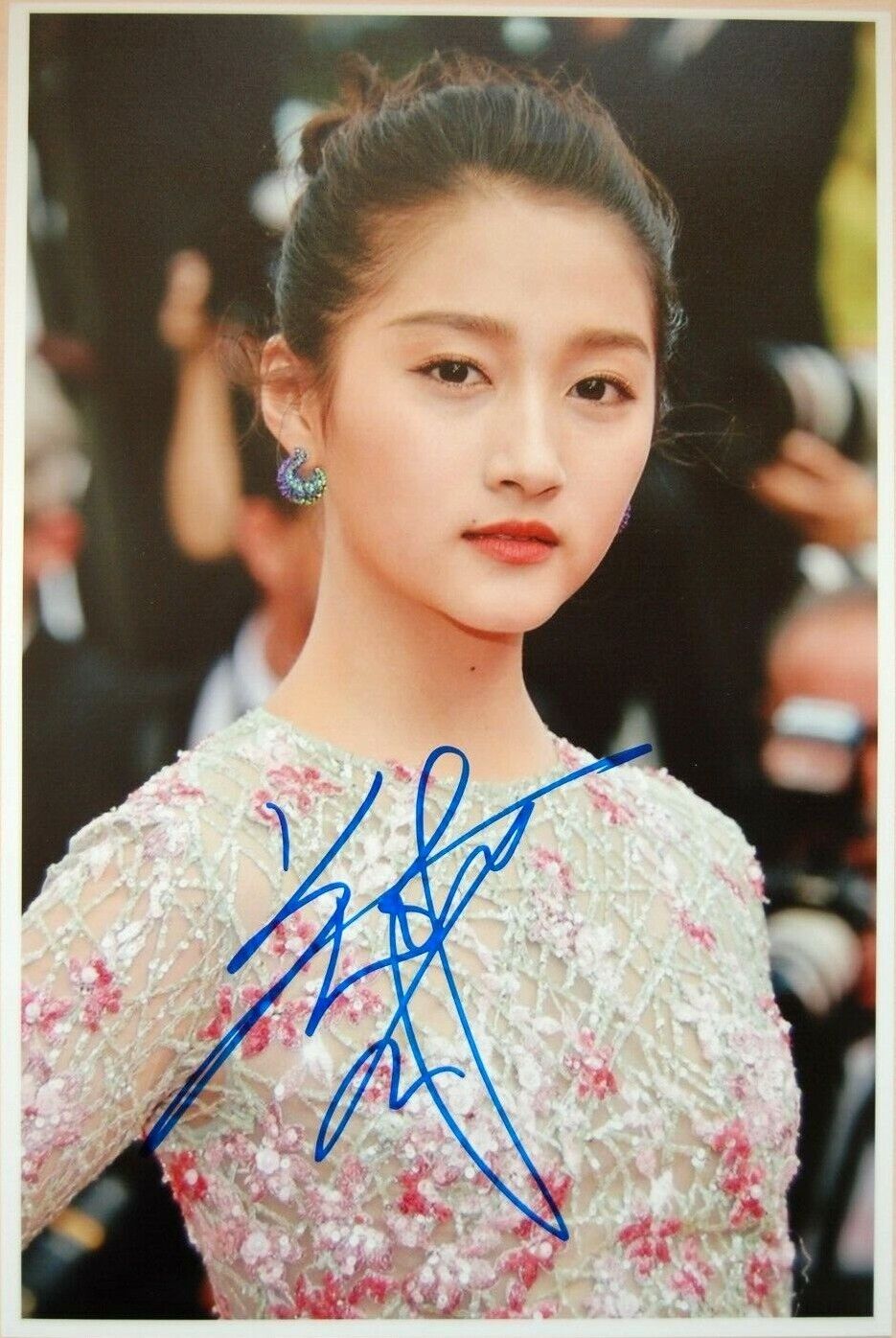 GUAN XIAOTONG In-Person Signed Autographed Photo Poster painting COA 关晓彤 Shadow Sweet Combat