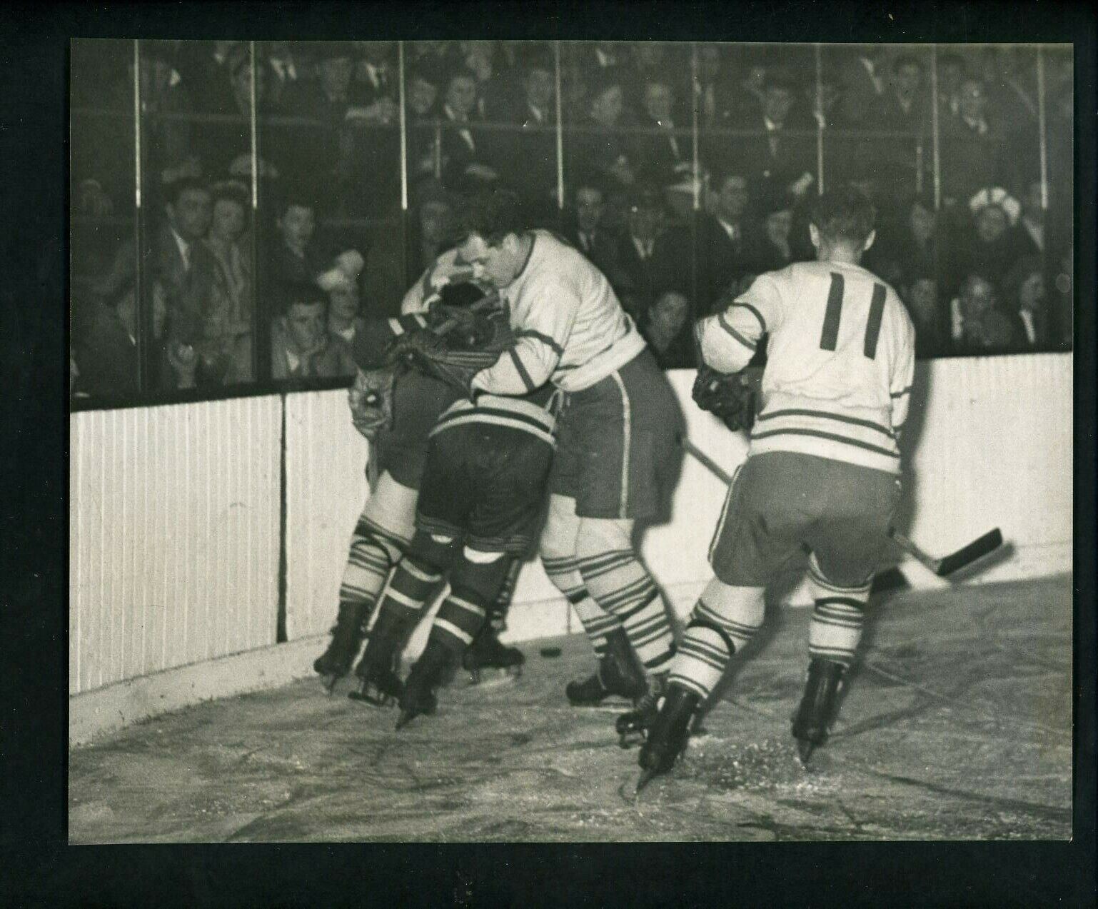 New York Rangers & Toronto Maple Leafs 1947 New York Times Type 1 Press Photo Poster painting 6F