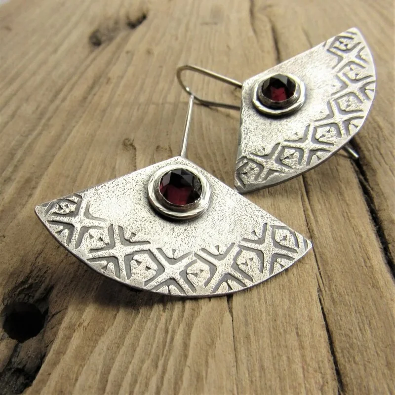 Tribal Ethnic Fan Shaped Inlaid Red Crystal Earrings Vintage Boho Jewelry Vintage Silver Color Engraved Pattern Hook Earrings