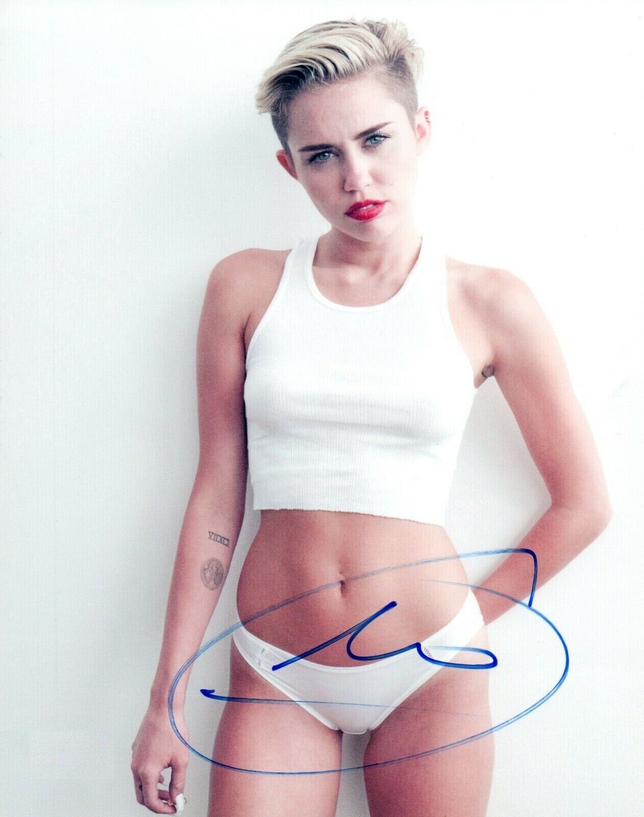 Miley Cyrus Autographed Signed 8x10 Photo Poster painting REPRINT