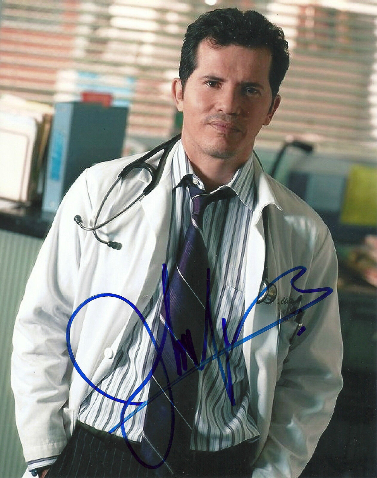 JOHN LEGUIZAMO 'NOTHING LIKE THE HOLIDAYS' SIGNED 8X10 PICTURE 1