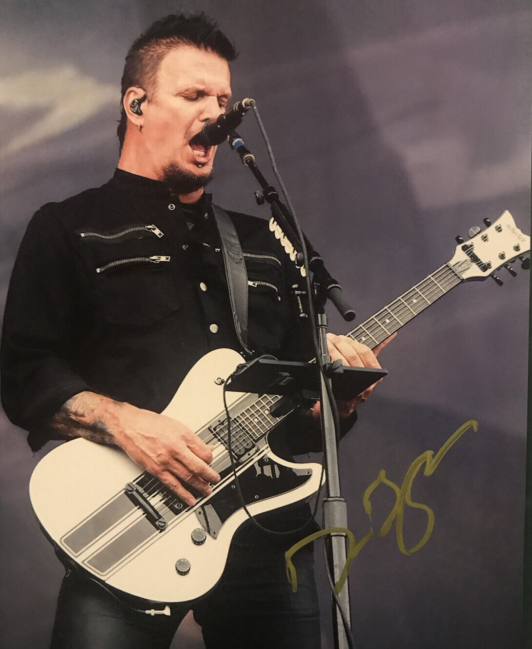 DAN DONEGAN SIGNED 8x10 Photo Poster painting DISTURBED GUITARIST AUTHENTIC AUTOGRAPH COA