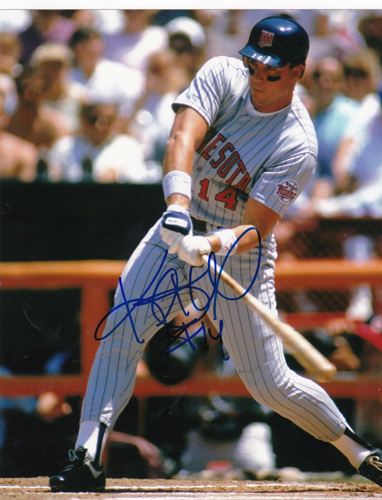 KENT HRBEK MINNESOTA TWINS ACTION SIGNED 8x10