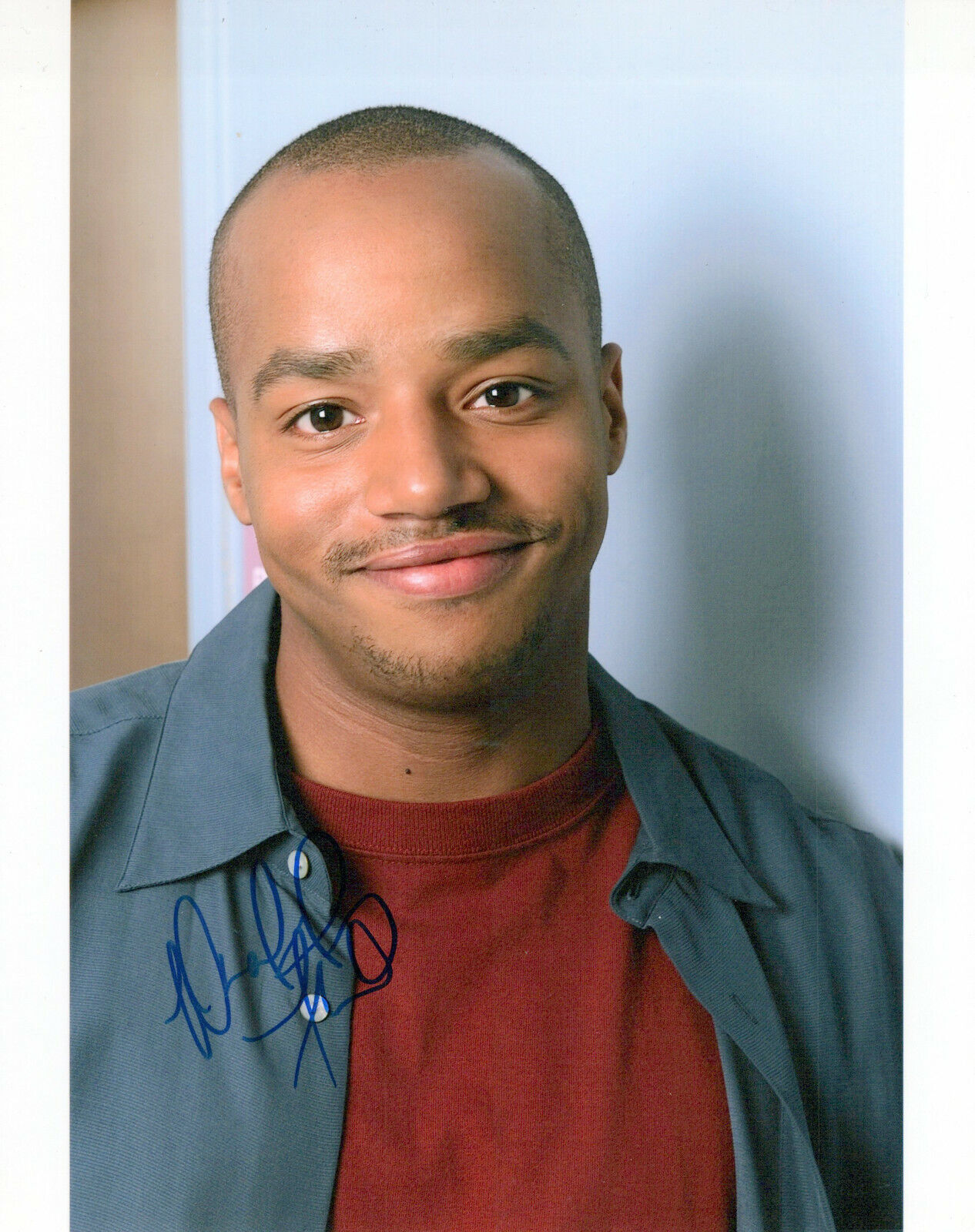 Donald Faison head shot autographed Photo Poster painting signed 8x10 #1