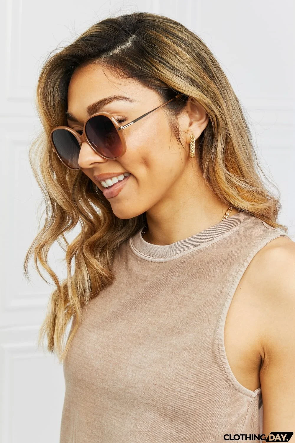 Metal-Plastic Hybrid Full Rim Sunglasses