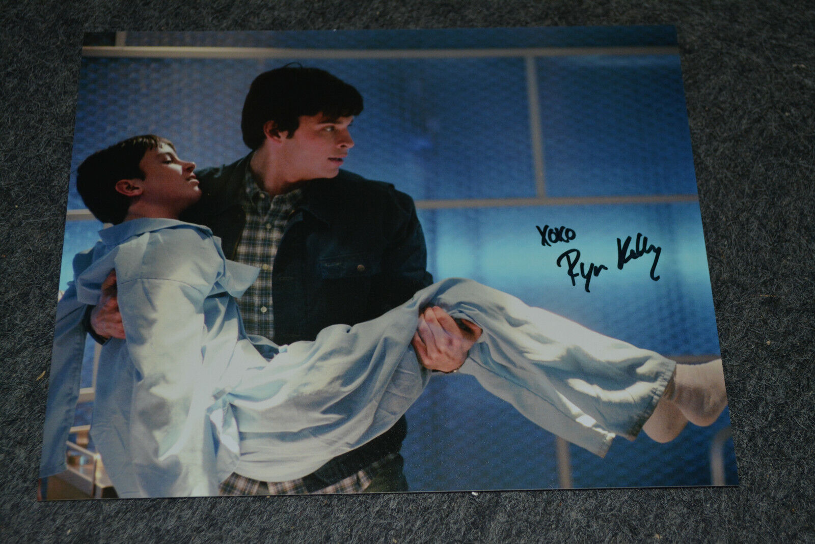 RYAN KELLY signed autograph In Person 8x10 (20x25 cm) SMALLVILLE