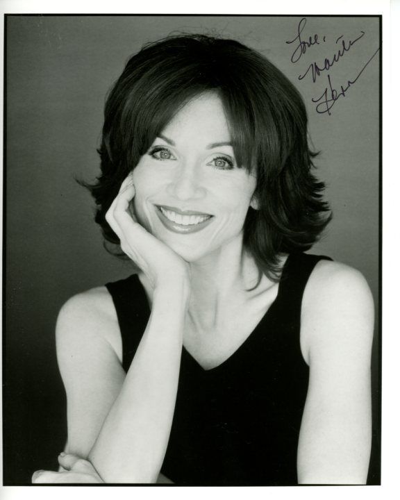 MARILU HENNER signed autographed Photo Poster painting