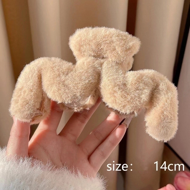 Women’s Minimalist Solid Color Plush Hair Claws