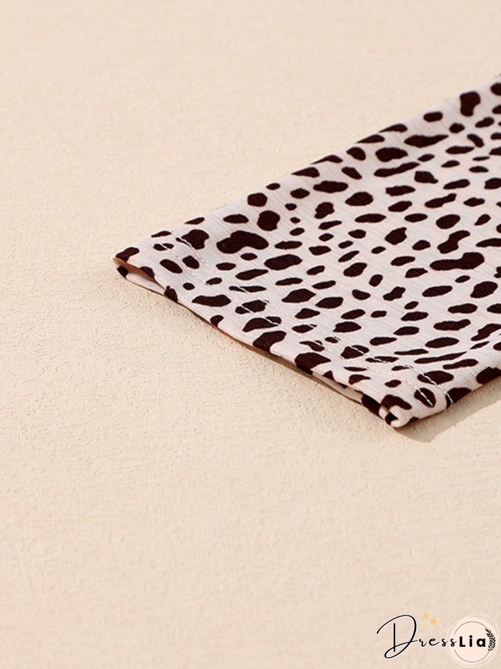 Feminine Floral Dress with V-Neck