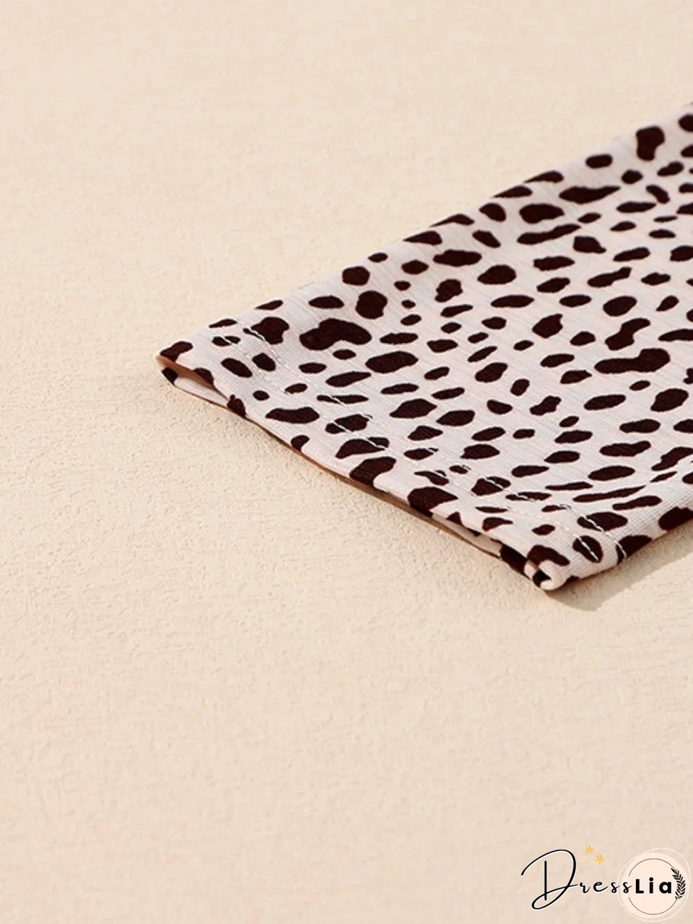 Feminine Floral Dress with V-Neck