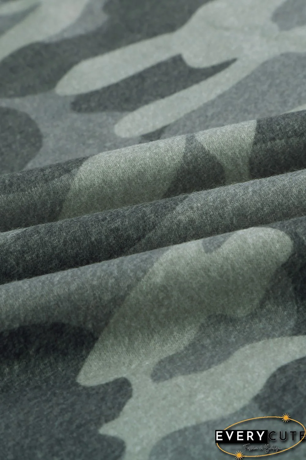 High-low Edge Camo Print Sweatshirt