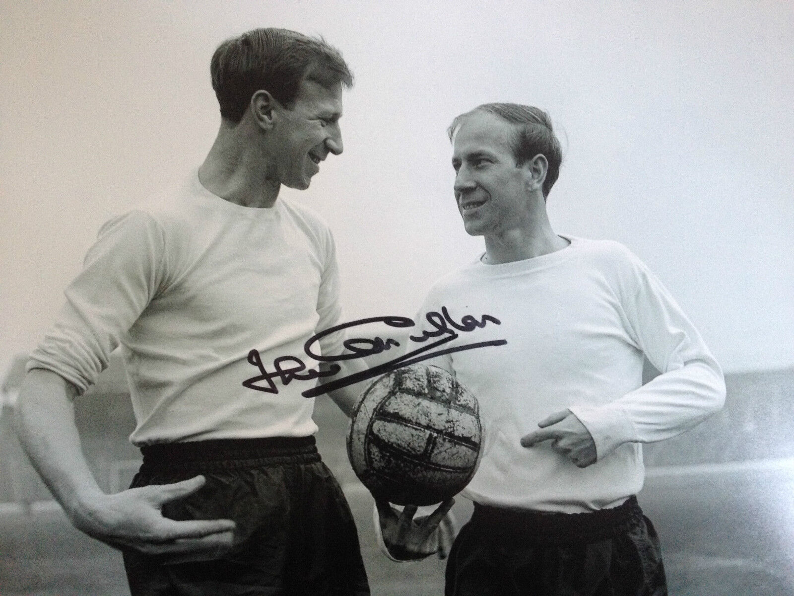 JACK CHARLTON - FORMER LEEDS & ENGLAND DEFENDER - SIGNED B/W Photo Poster paintingGRAPH