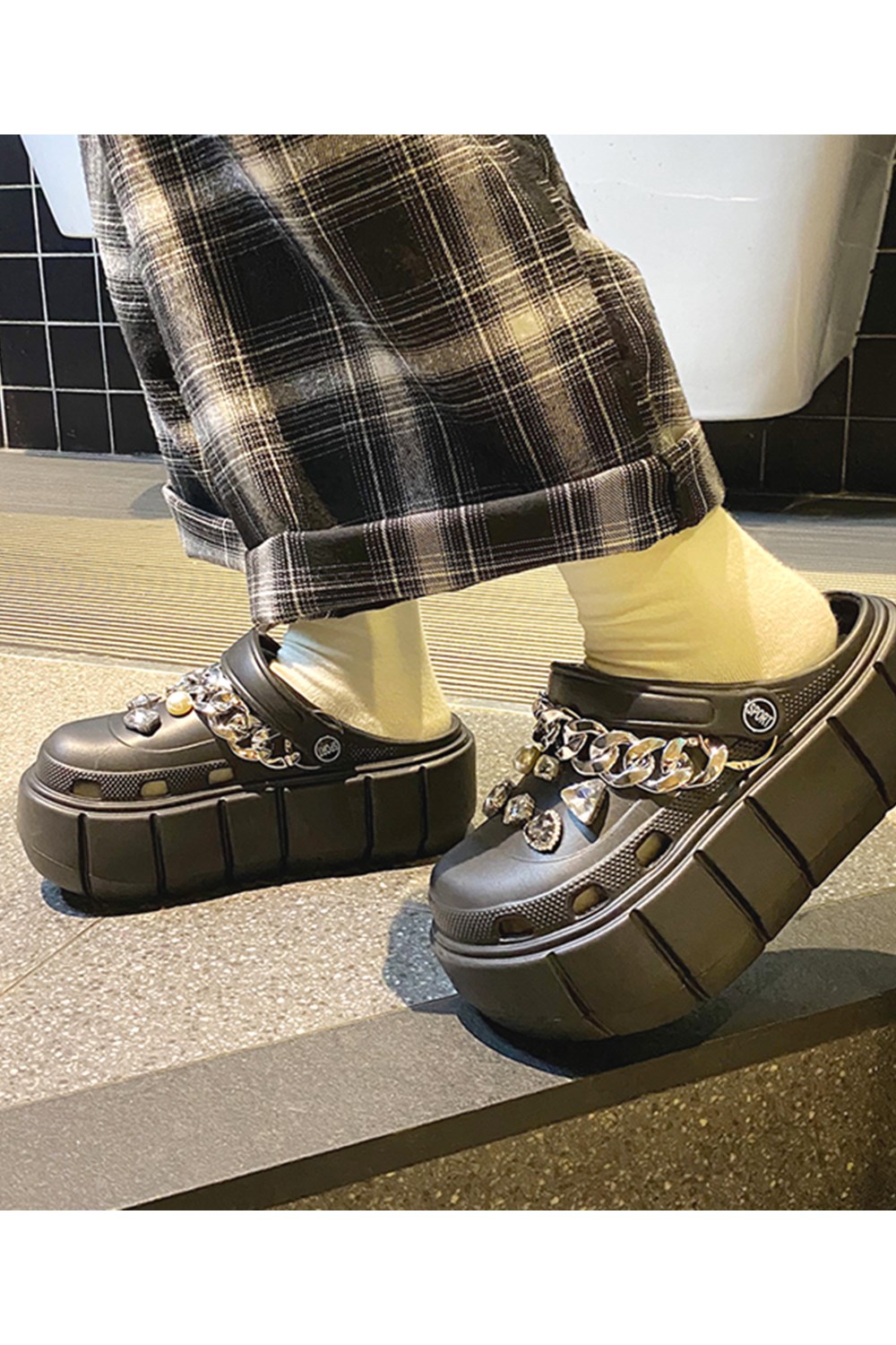 VCSHOES punk metal rivets Sandals Slippers Platform Sandals Outdoor Clogs Thick Street Beach Slippers Flip Flops Garden Shoes 921-0