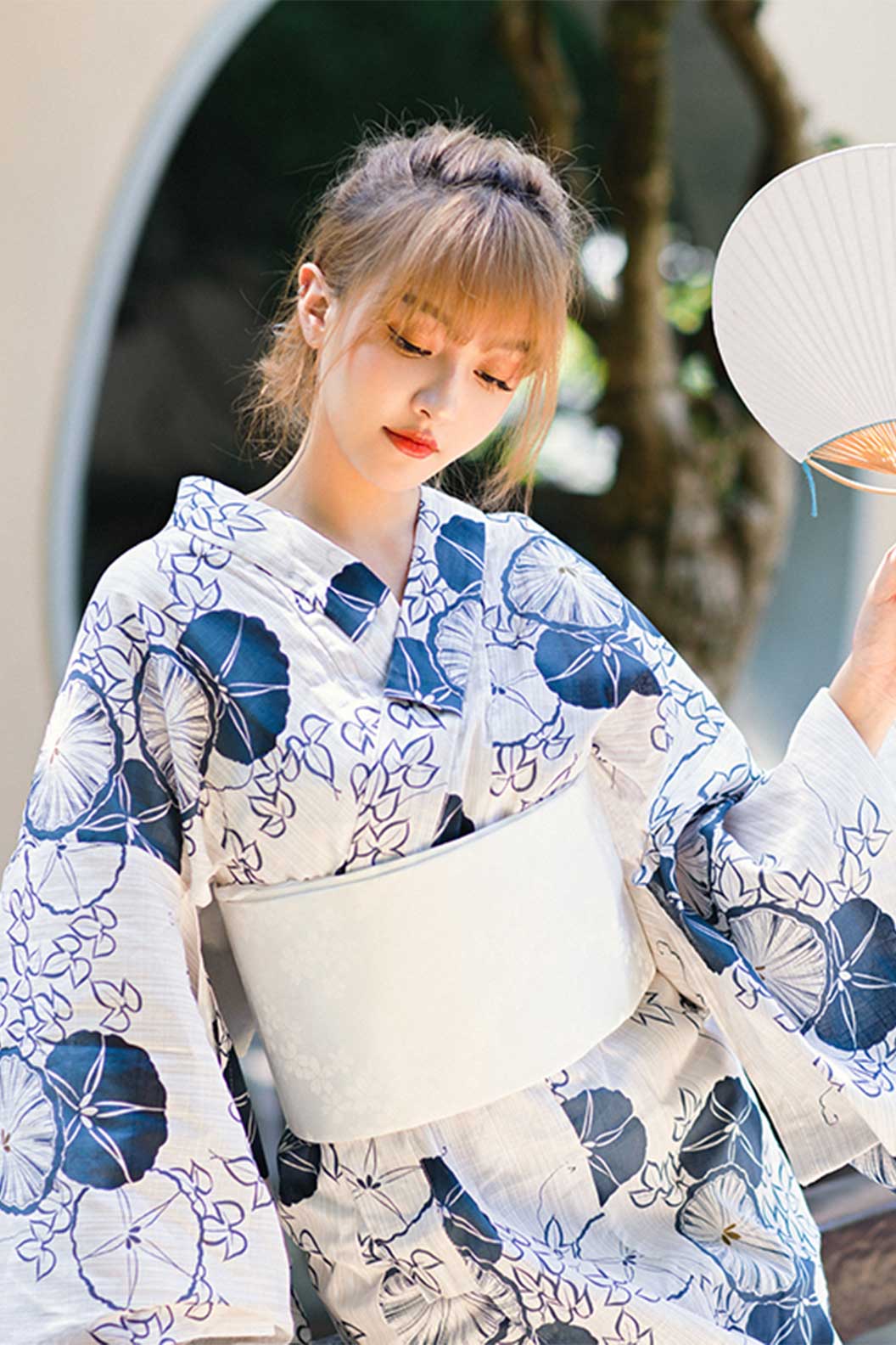 Yukata Kimono with White Robe and Dark Blue Morning Glory - ぎおんまつり  Stupa Stones