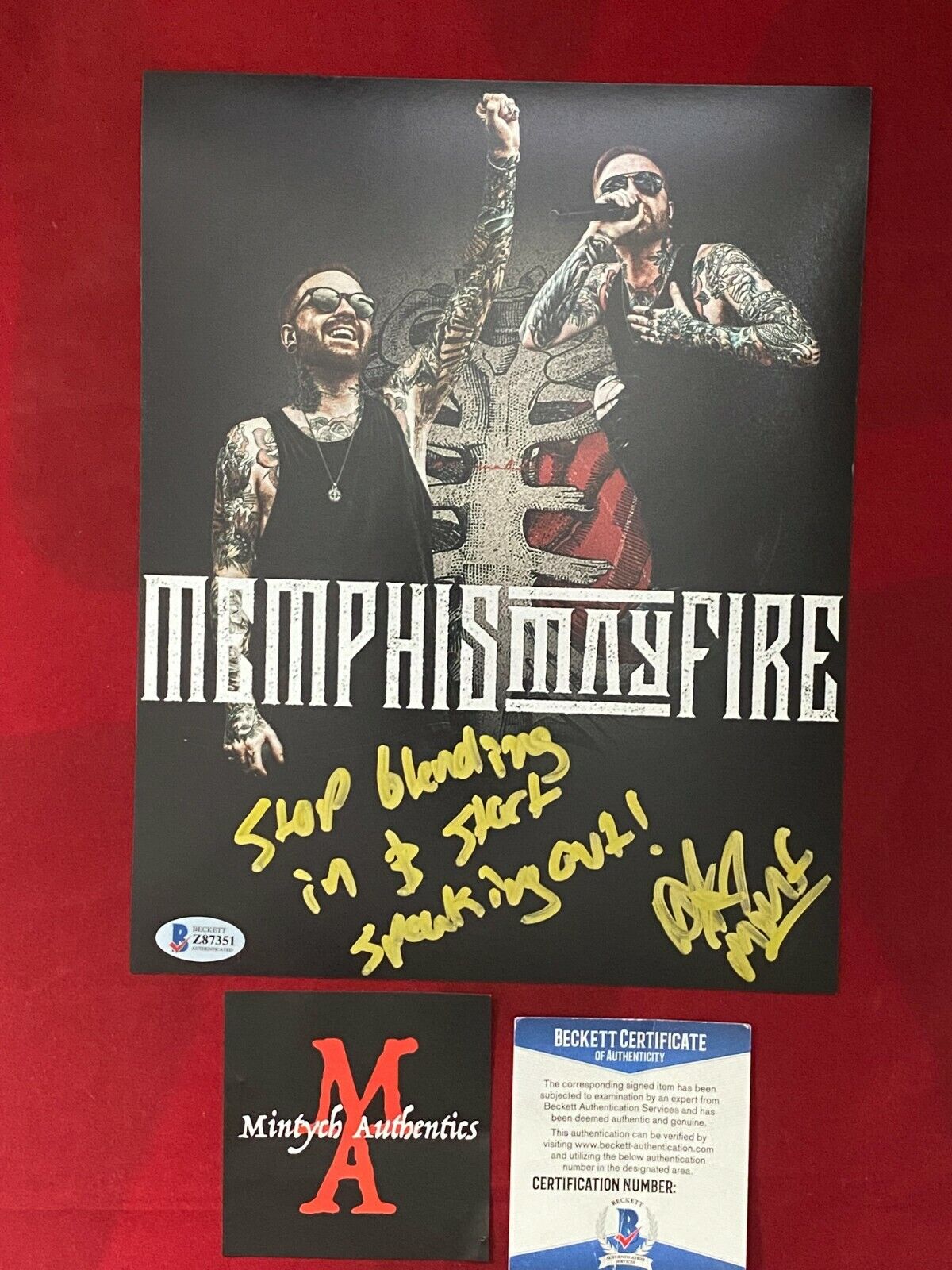 MATTY MULLINS SIGNED 8X10 Photo Poster painting! MEMPHIS MAY FIRE! BECKETT! BROKEN UNCONDITIONAL