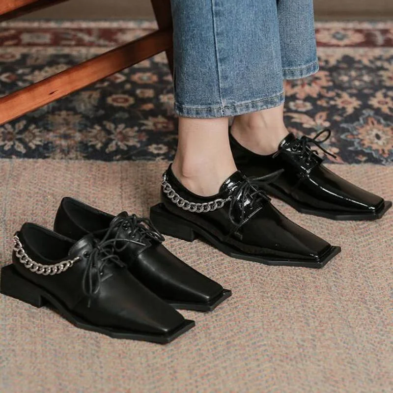 2021 Autumn New Women's Square Head Patent Leather Single Shoes Black Minority Chain Women's Shoes Low Heel Lace Comfy Flats