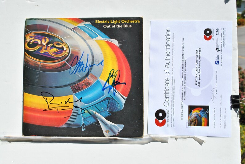 ELO INTO The BLUE Signed Album Cover X3 Jeff Lynne, Bev Bevon, Richard Tandy wcoa