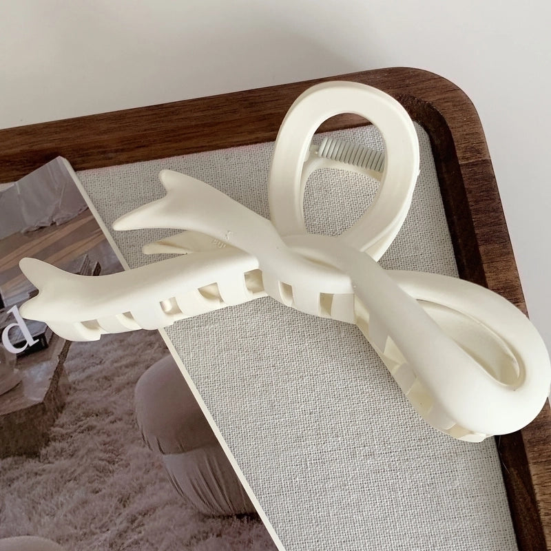 Minimalist Bow Knot Plastic Hair Claws