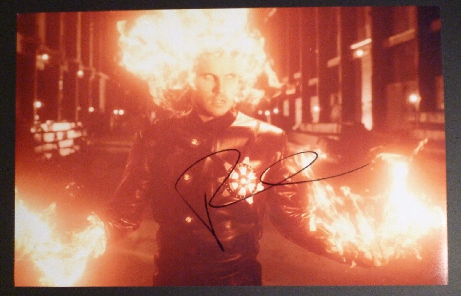 ROBBIE AMELL Auth. Hand-Signed THE FLASH - DEATHSTORM / FIRESTORM