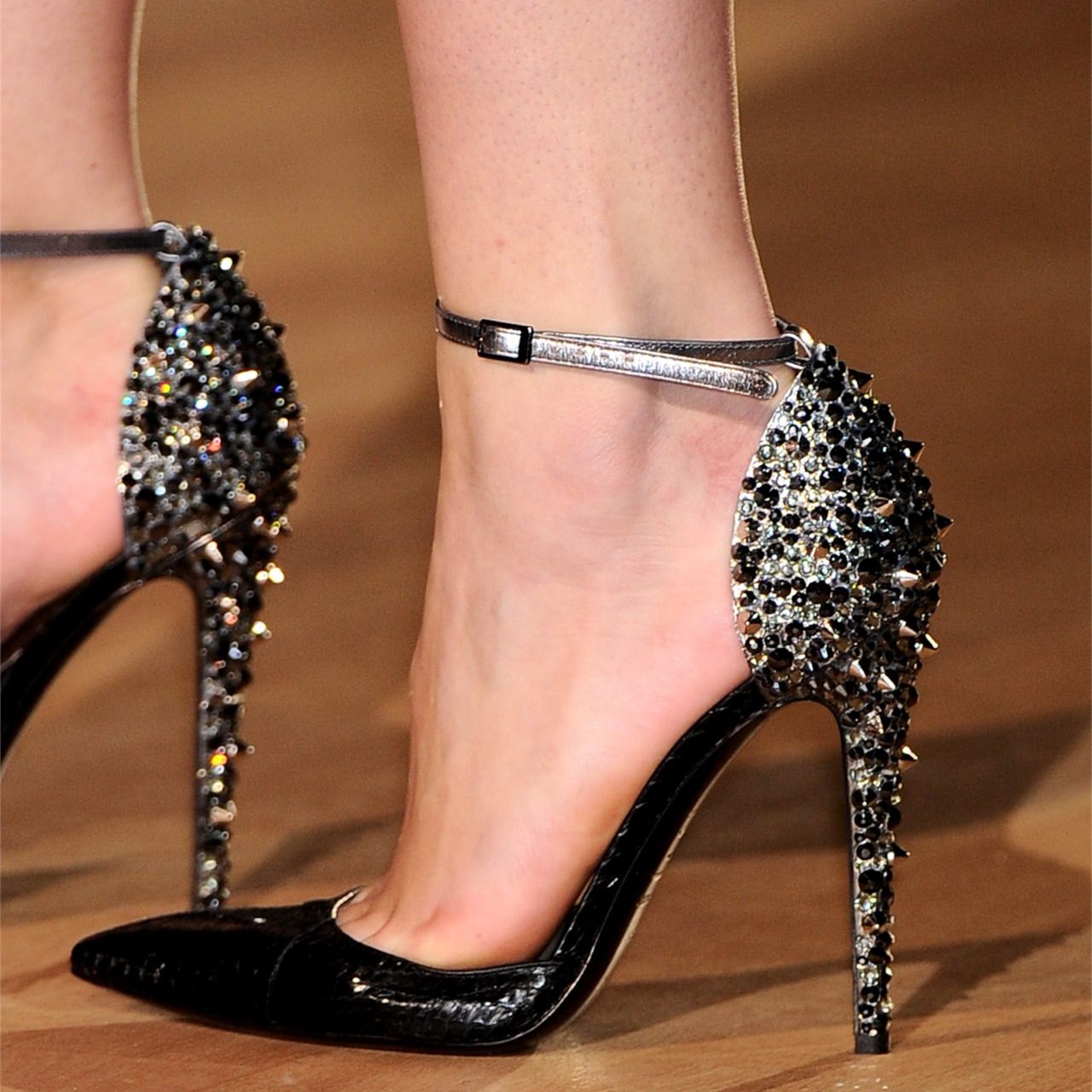 GOOSHOE Black Python Rivets Ankle Strap Pumps