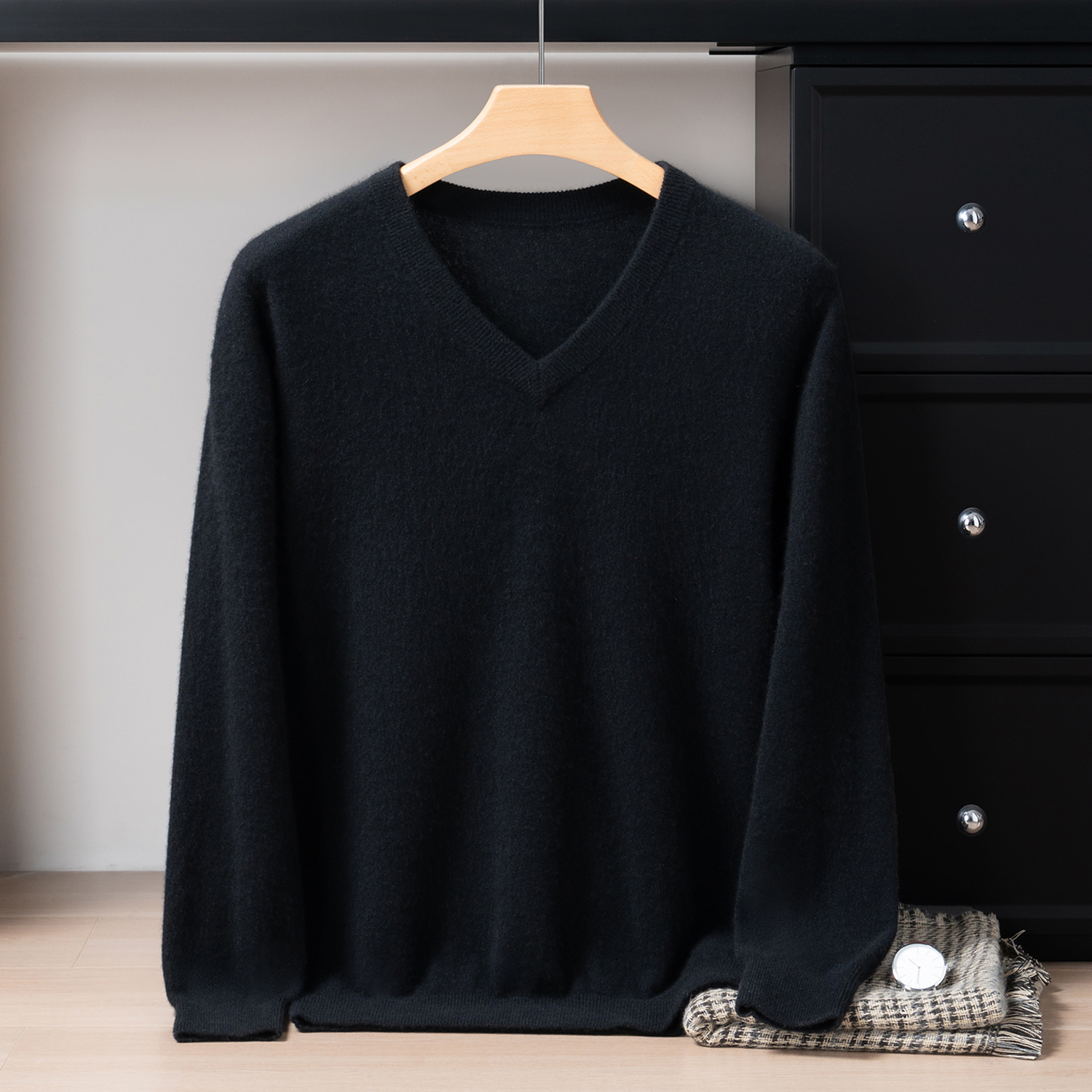 Men's Classic V-Neck Cashmere Sweater REAL SILK LIFE