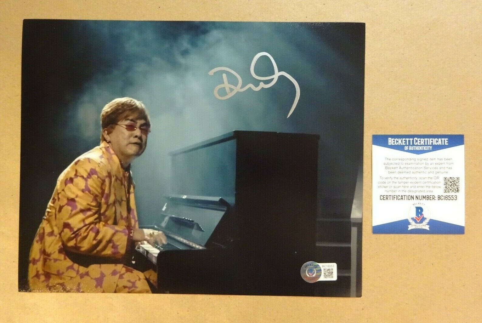 Autographed BOWEN YANG Signed 8x10 Photo Poster painting Saturday Night Live BECKETT BAS COA