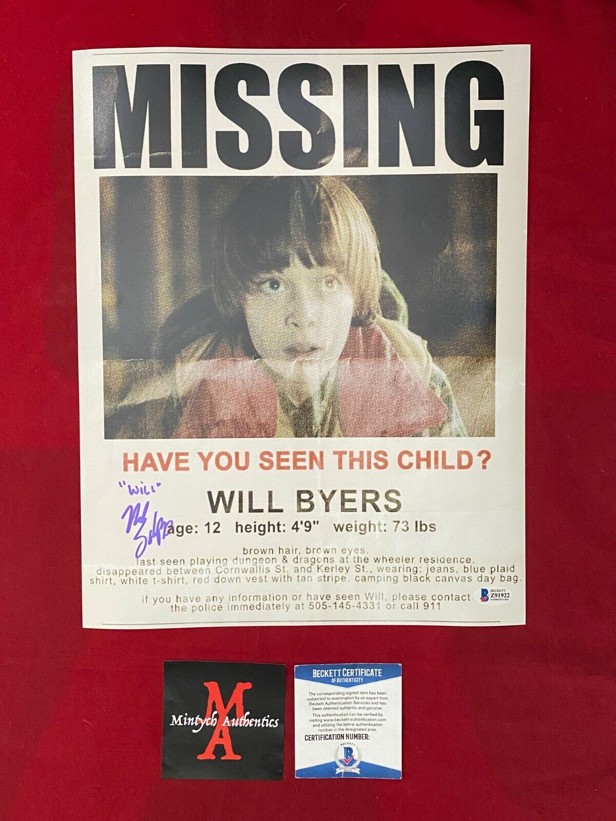 NOAH SCHNAPP AUTOGRAPHED SIGNED 11x14 Photo Poster painting! STRANGER THINGS! WILL! BECKETT COA!