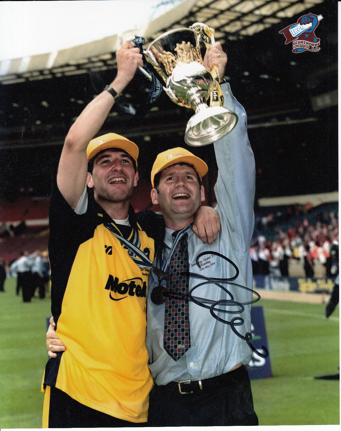 Scunthorpe United Brian Laws Hand Signed 10x8 Photo Poster painting.