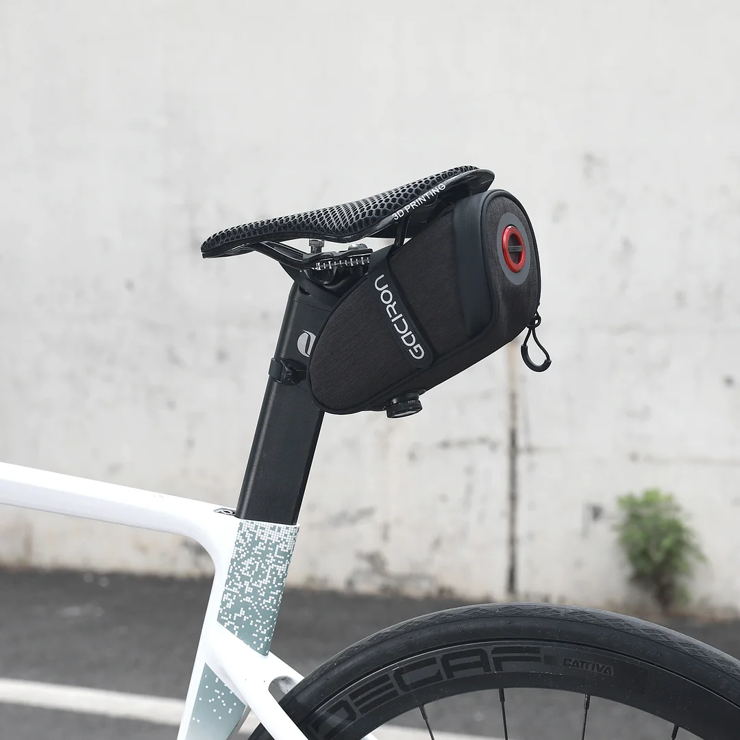 BIRD NEST300 Aero Saddle Bag withMagnetic Smart Taillight