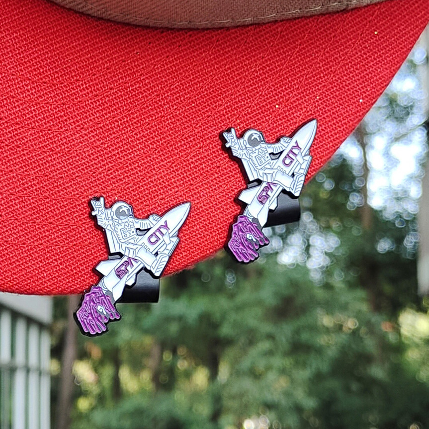 NEW ERA ASTRONAUT METAL PIN