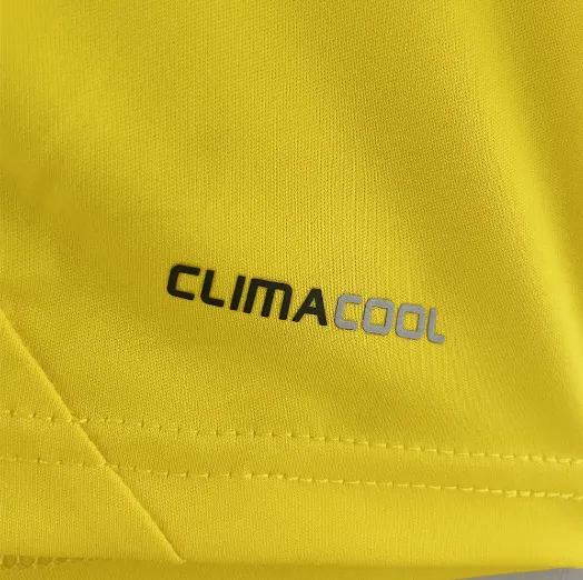 Retro 2011/2012 Real Madrid Goalkeeper Yellow Football Shirt Thai Quality