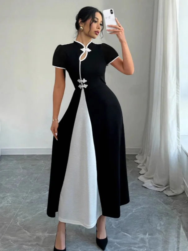 Nigikala Nigikala Elegant Bubbles, Ramming Color, Button-Sleeved Dress