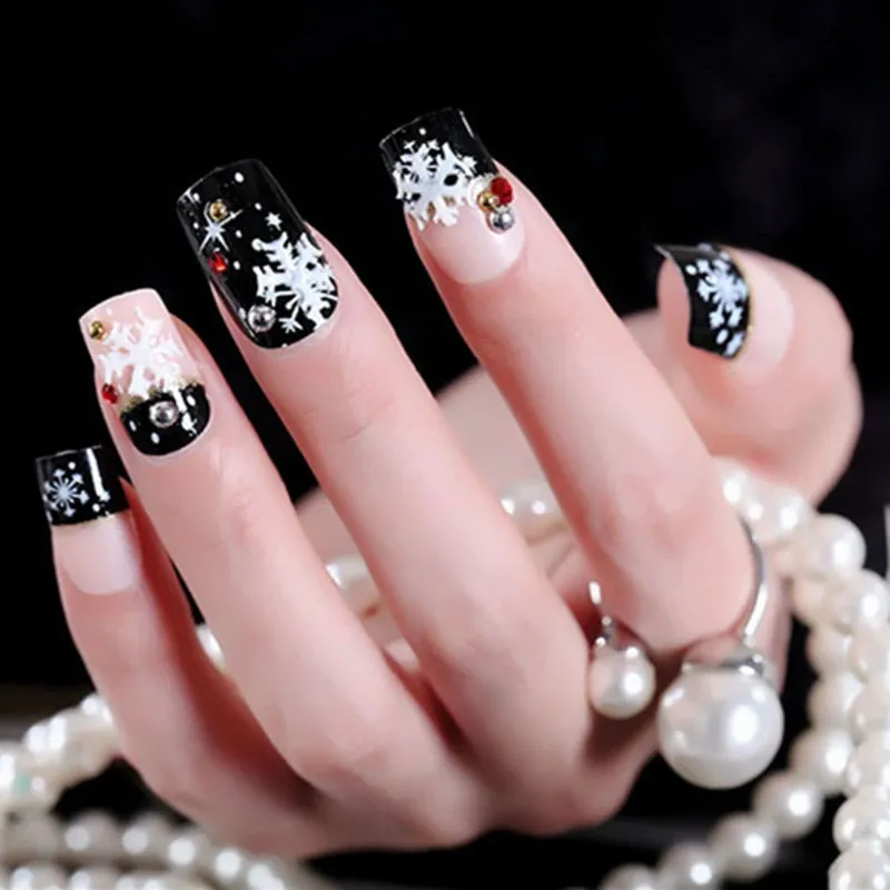 24Pc Christmas False Nails Black White Red Style Xmas Snowflake Full Cover Coffin Fake Nail Art Tips Christmas Gift Decorations-Nail Inspo