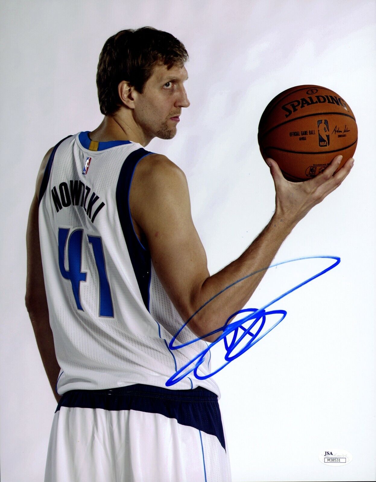 Dirk Nowitzki Signed 11x14 Photo Poster painting JSA COA Autograph Auto #41 Photo Poster paintinggraph Mavs Mint