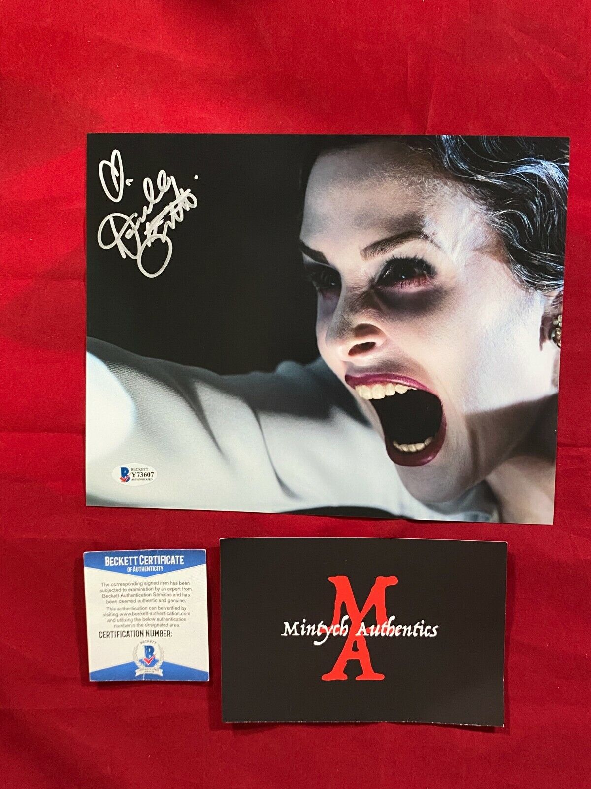 DANIELLE BISUTTI AUTOGRAPHED SIGNED 8x10 Photo Poster painting! INSIDIOUS! BECKETT COA! HORROR!