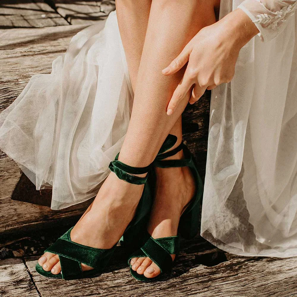 Green Velvet Opened Round Toe Criss-Cross Ankle Strappy Sandals With Chunky Heel Nicepairs