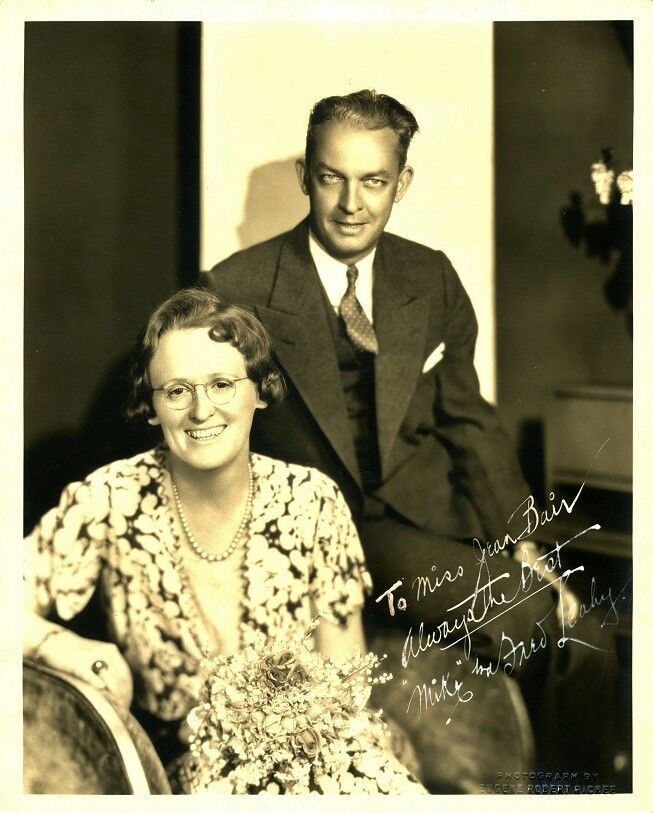 MYSTERY COUPLE - LEAHY ?? Vintage Signed Photo Poster painting