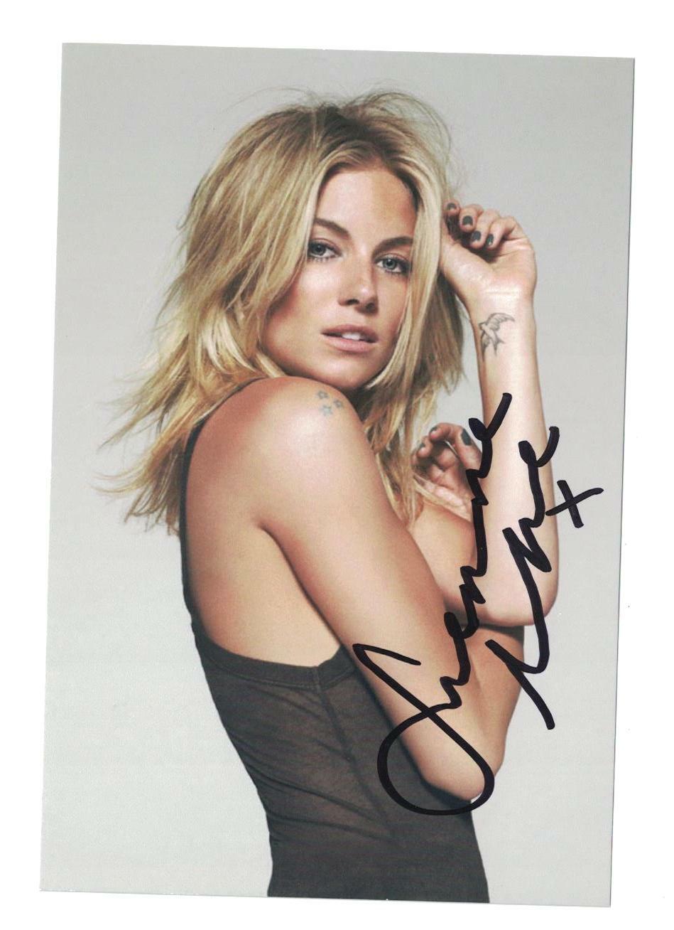 Sienna Miller Signed Autographed 4 x 6 Photo Poster painting Actress Sexy