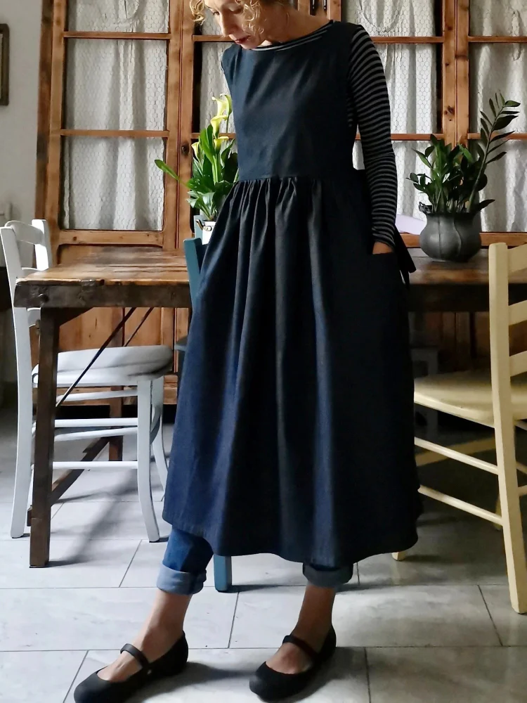 The Dark Blue Cotton & Linen Kitchen Apron