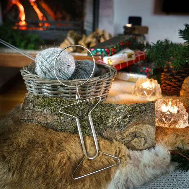 Portable Yarn Holder with Shoulder Strap and Car Moun