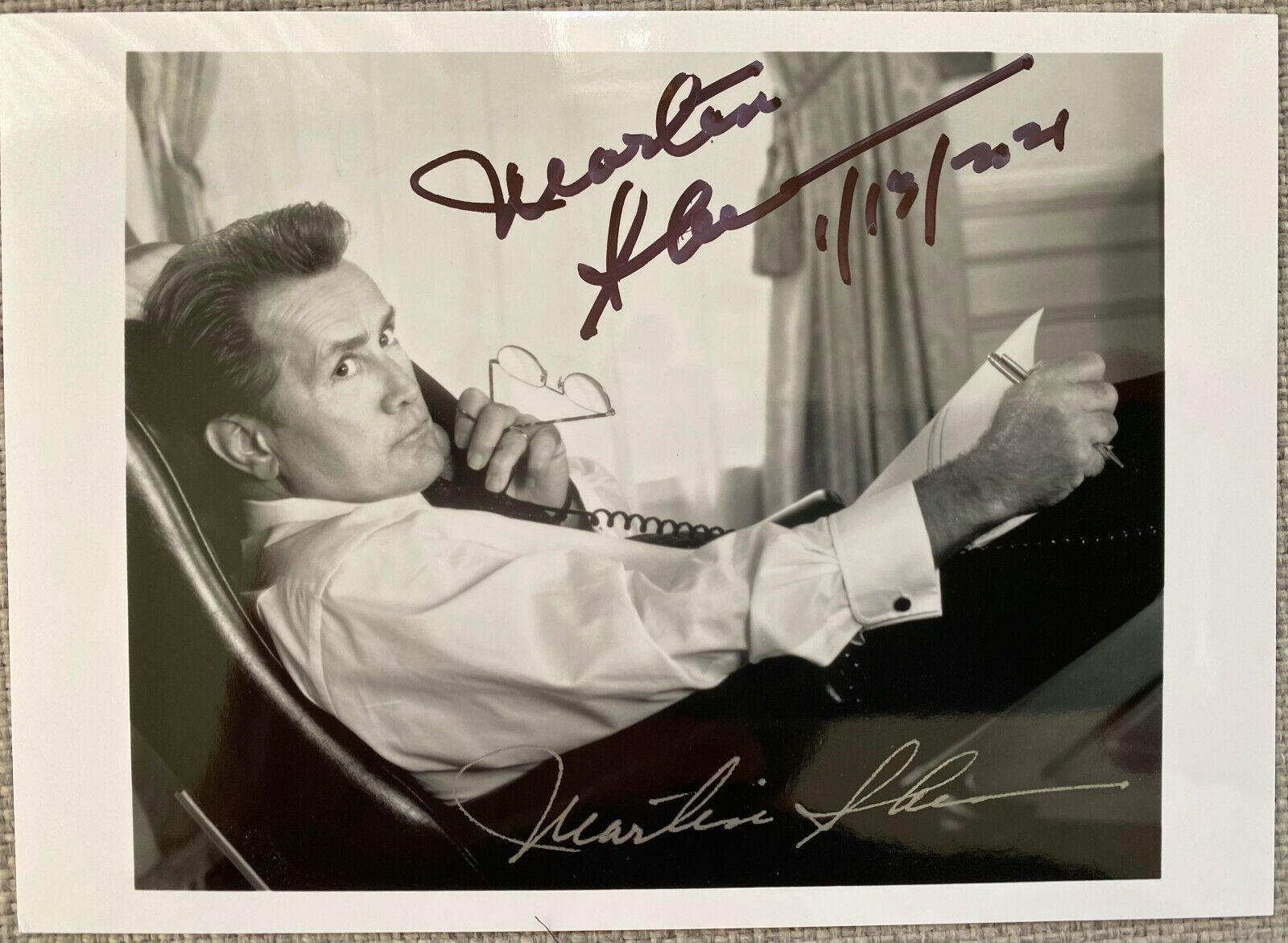 Martin Sheen Signed West Wing B&W Photo Poster painting -- Authentic, RARE